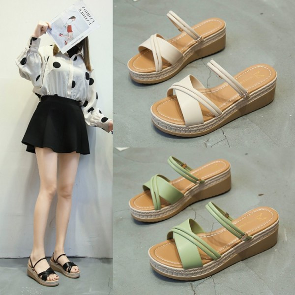 Öko bőrből készült női platformszandál új modellje