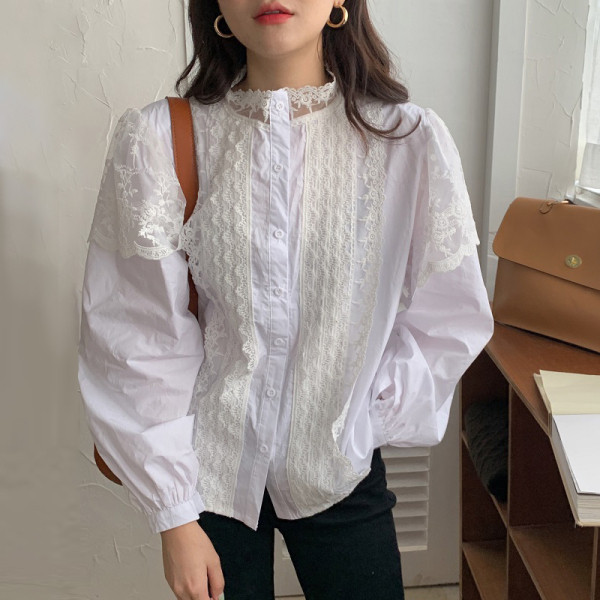 Moteriški balti marškiniai su nėriniais ir apvalia iškirpte