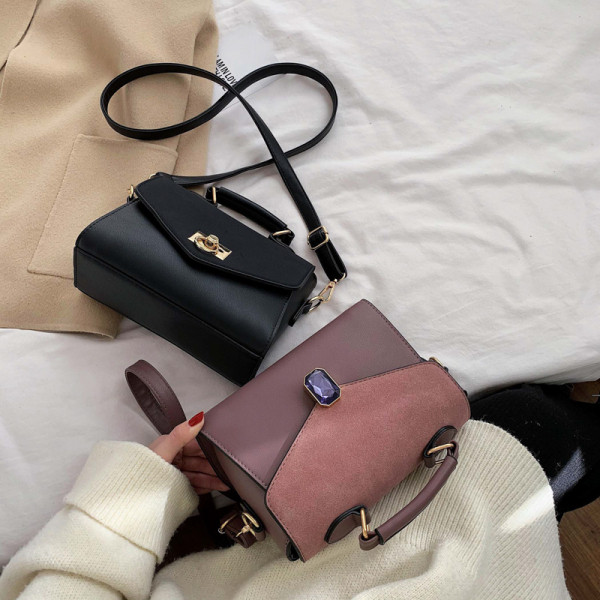 Alkalmi női táska két füllel, kő díszítéssel