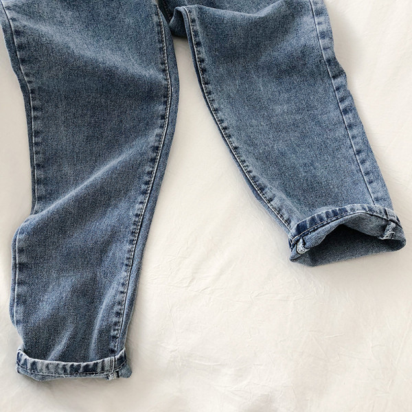 Alkalmi női farmer magas derékkal – letisztult modell