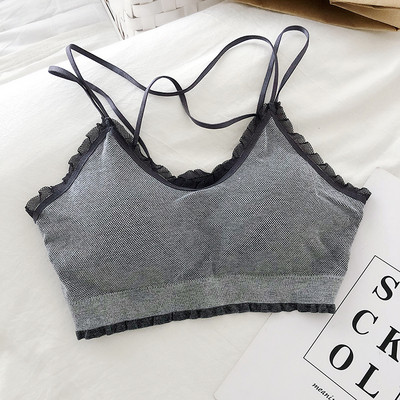 Női melltartó vékony pántokkal és fürtökkel