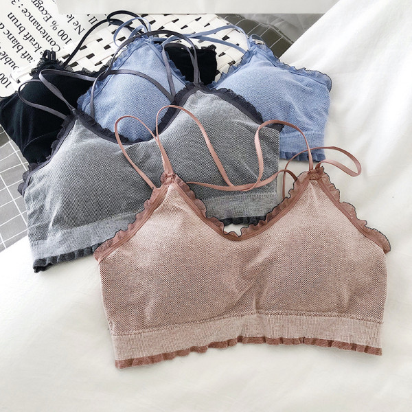 Női melltartó vékony pántokkal és fürtökkel