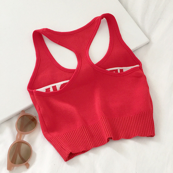 Rövid női felső, hímzéssel