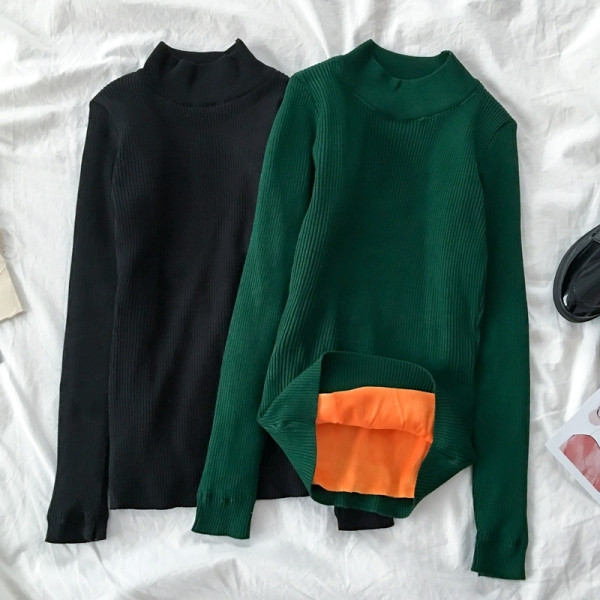 Κλασικό μοντέλο γυναικείο πουλόβερ με μαλακή επένδυση, οβάλ ντεκολτέ και μακρύ μανίκι