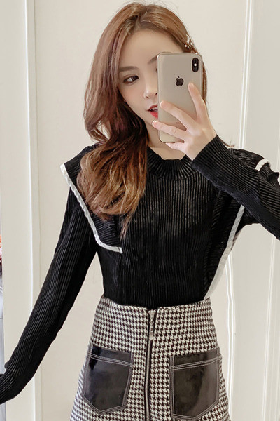 Alkalmi női blúz alacsony gallérral és hosszú ujjal