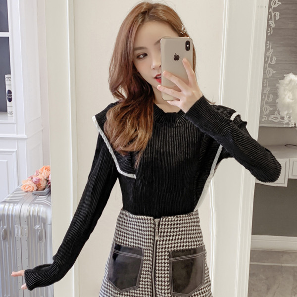 Alkalmi női blúz alacsony gallérral és hosszú ujjal