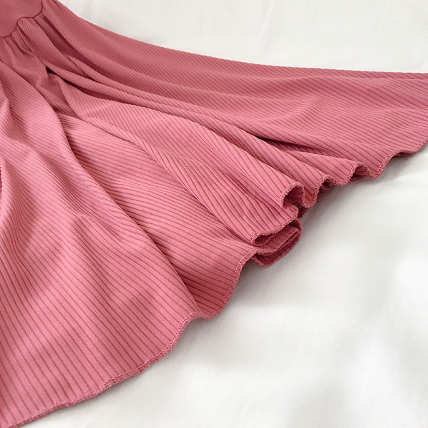 Õhukeste rihmadega vabaaja naiste kleit – lõikega mudel