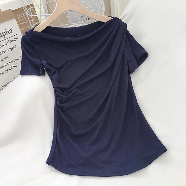 Női póló rövid ujjal és szegélyezett résszel