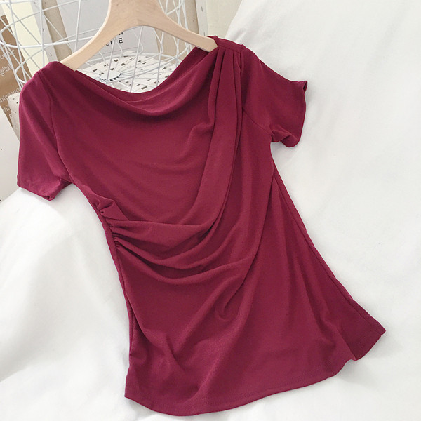 Női póló rövid ujjal és szegélyezett résszel