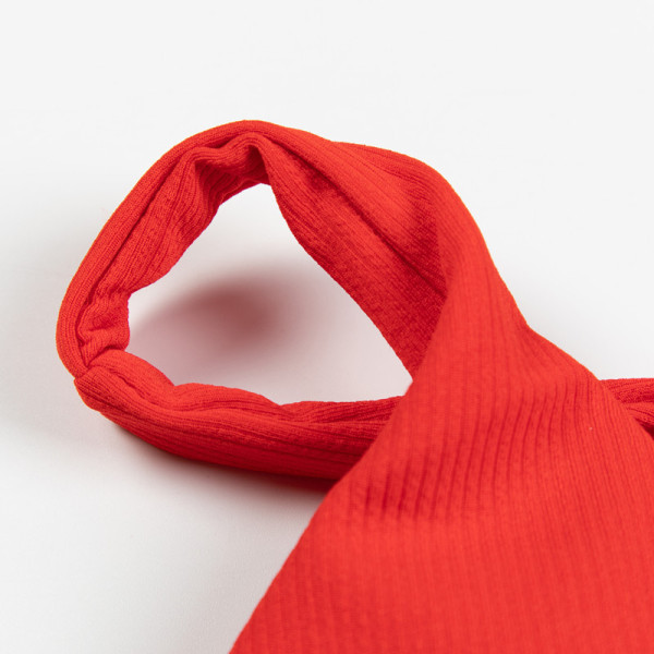 Modern kétrészes fürdőruha virágos nadrággal