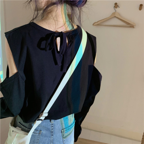 Lezser női blúz csupasz váll és ovális nyakkivágással