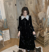 Stílusos női ruha retro bársony stílusban csipkegallérral