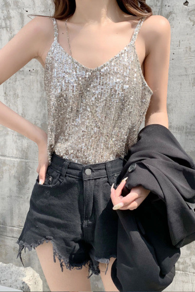 Modern női ezüst felső vékony pántokkal és flitterekkel