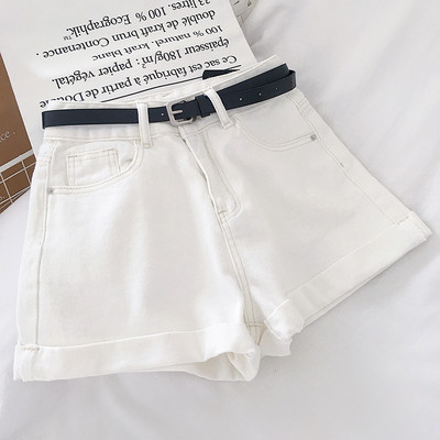 Női rövid farmer magas derékkal és övvel