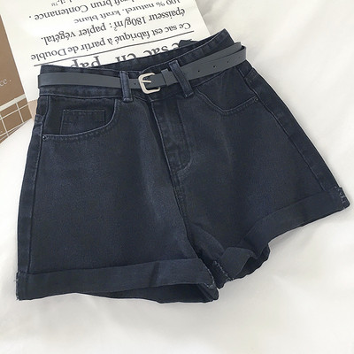 Női rövid farmer magas derékkal és övvel