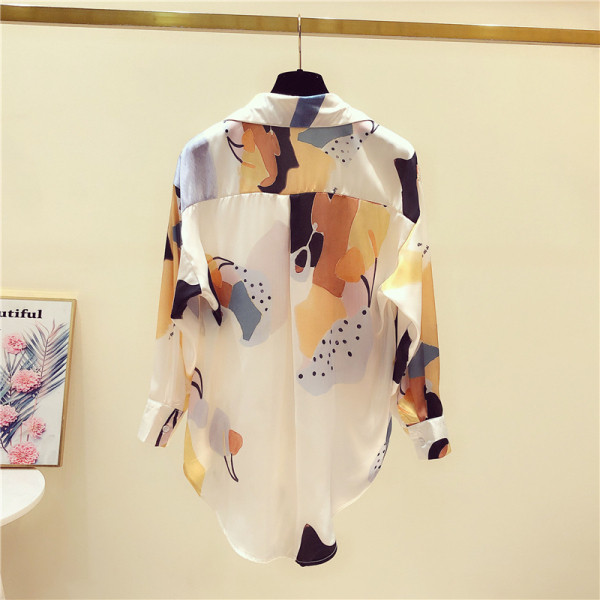 Női modern tavaszi ing színes rátéttel és klasszikus gallérral