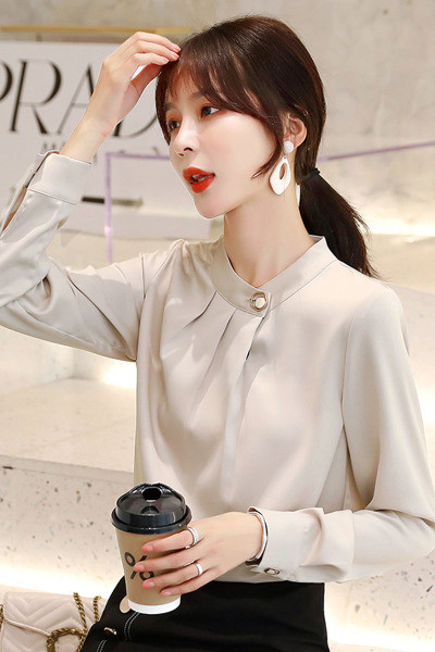 Elegáns női sifon ing ovális nyakkivágással és hosszú ujjakkal