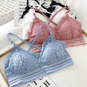 Női csipke mellszobor vékony összefonódó pántokkal és V-nyakkal