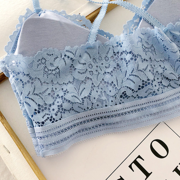 Női csipke mellszobor vékony összefonódó pántokkal és V-nyakkal