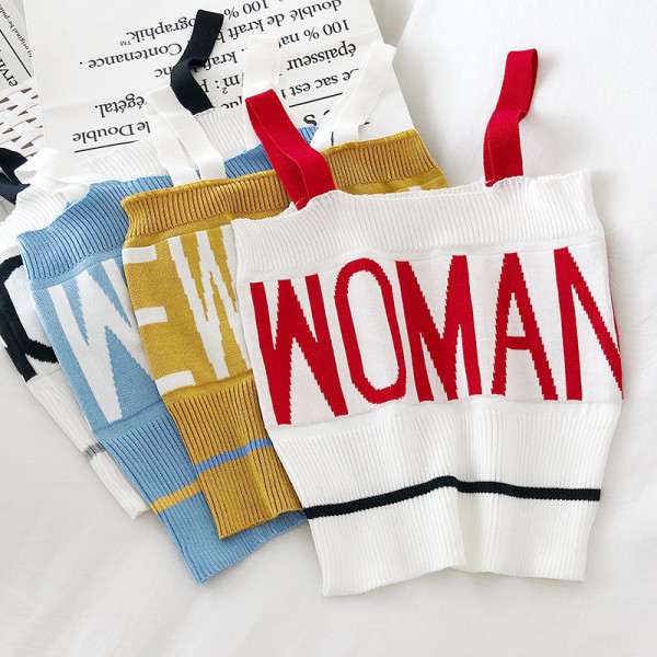 Jacquard női felső, hímzett feliratokkal és széles pántokkal