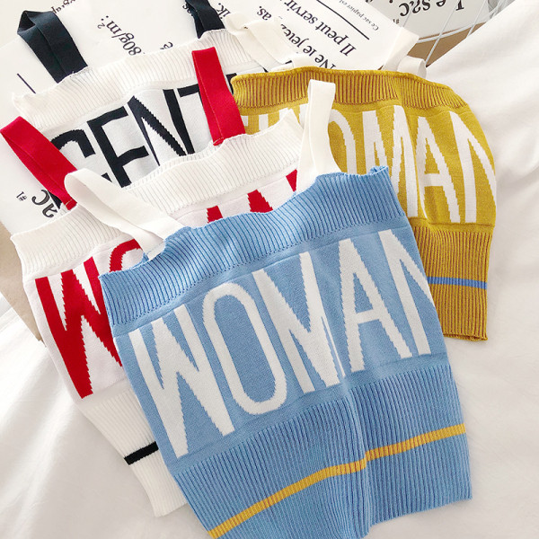 Jacquard női felső, hímzett feliratokkal és széles pántokkal