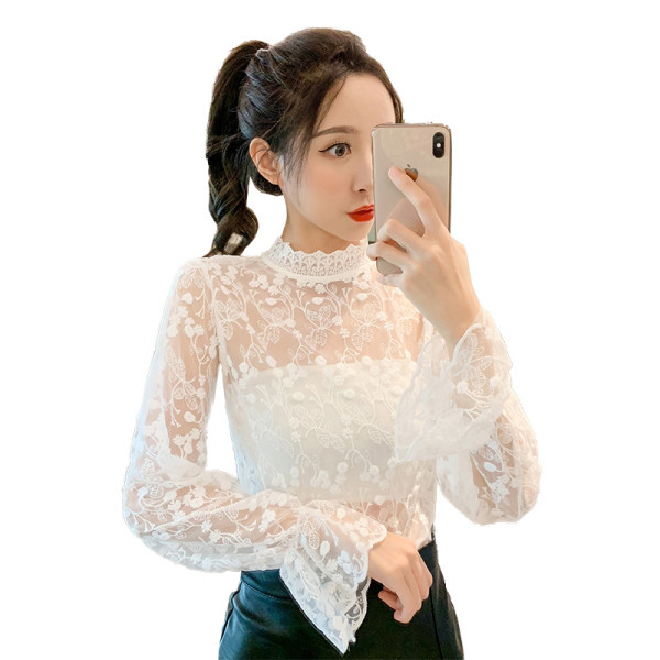 Stílusos női blúz alacsony gallérral és hosszú ujjal