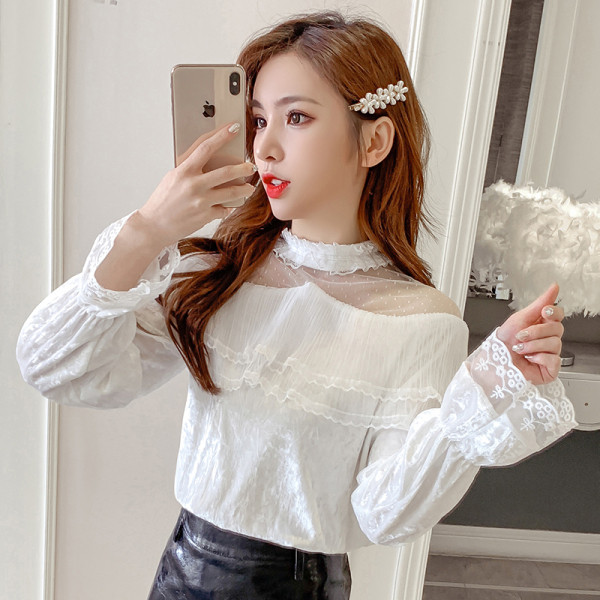 Női bársony ing csipkével és hosszú ujjal