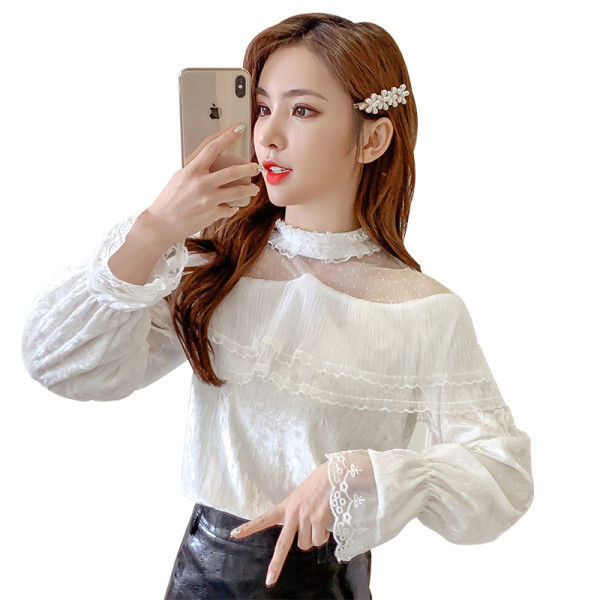 Női bársony ing csipkével és hosszú ujjal