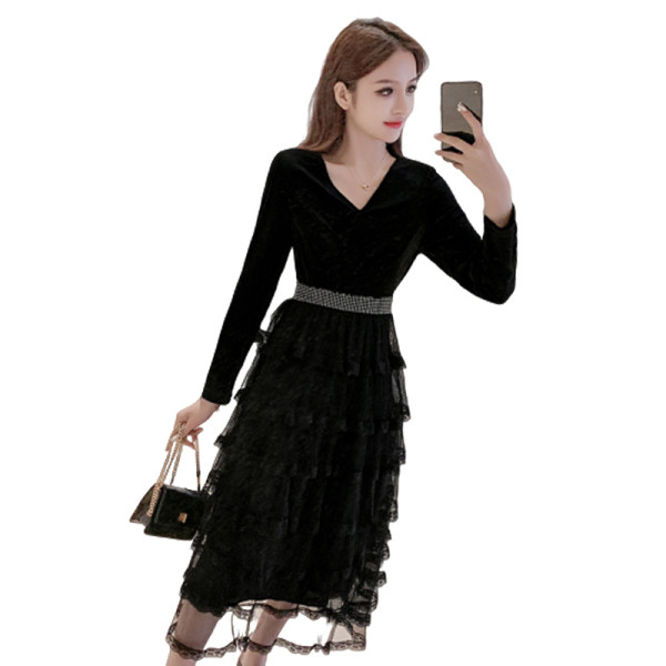 Naiste pikkade varrukate ja spitsikaelusega sametkleit