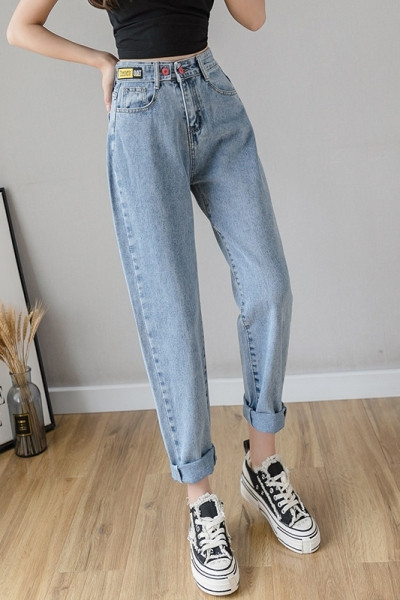 Alkalmi női farmer új modellje, magas derékkal és gombokkal