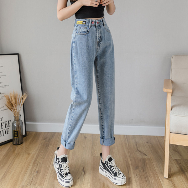 Alkalmi női farmer új modellje, magas derékkal és gombokkal