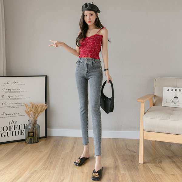 Alkalmi női farmer magas derékkal és zsebekkel - Vékony modell