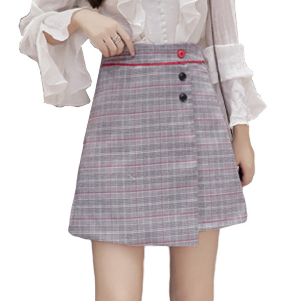 Aszimmetrikus női szoknya gombokkal és A-vonallal