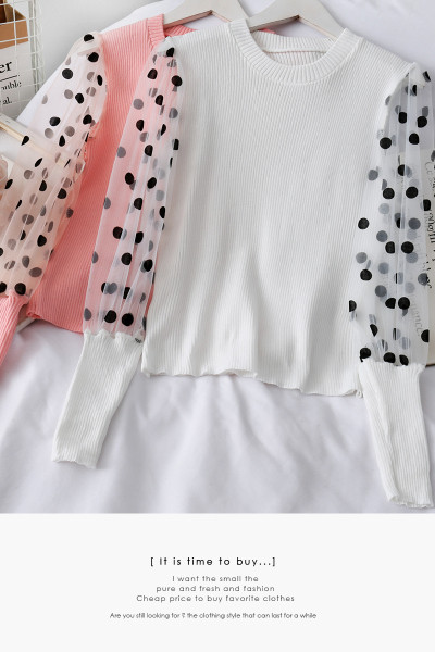 Alkalmi női blúz ovális nyakkivágással és átlátszó pöttyös ujjakkal