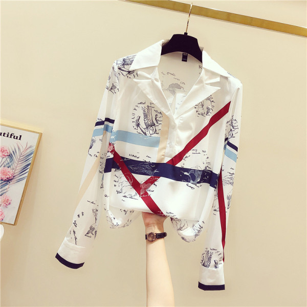 Modern női ing klasszikus gallérral és színes rátéttel