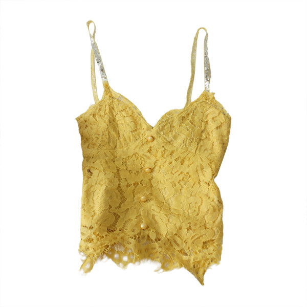 Stílusos rövid női felső csipkével és fényes pántokkal