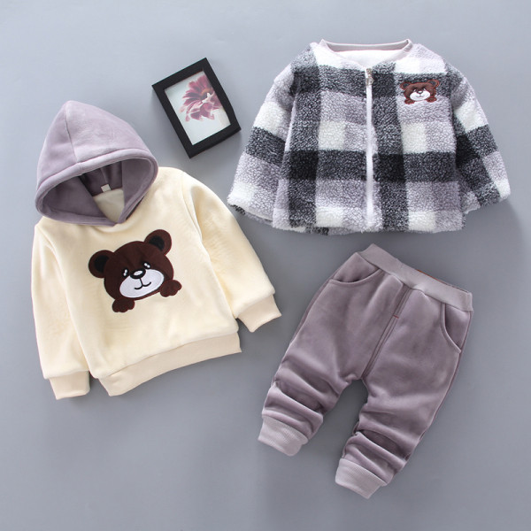 Három részes gyerekkészlet fiúknak mackóhímzéssel