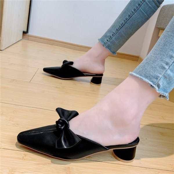 Női alkalmi papucs ökobőr szalaggal és alacsony sarkú