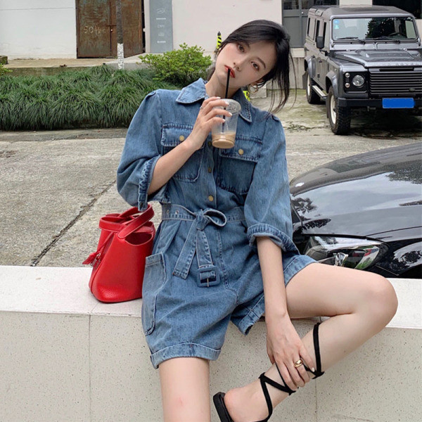 Alkalmi női farmer overall klasszikus gallérral és derékövvel