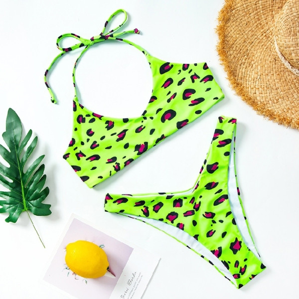 Kétrészes, leopárdmintás női fürdőruha