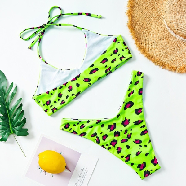 Kétrészes, leopárdmintás női fürdőruha