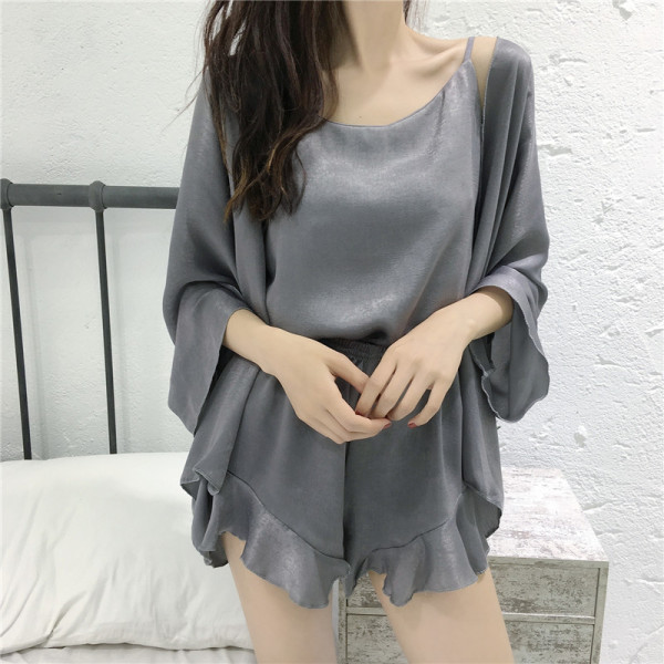 Sieviešu vasaras pidžama trīs daļās - veste, bikses un šorti