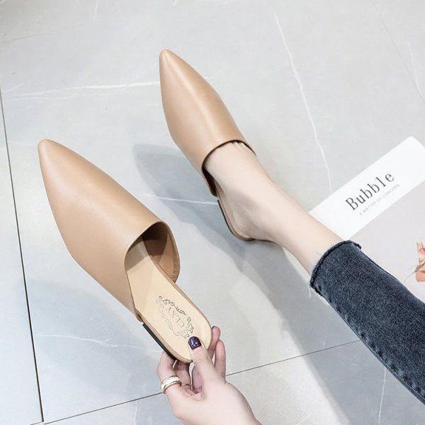 Női papucs műbőr hegyes modellből, lapos talppal