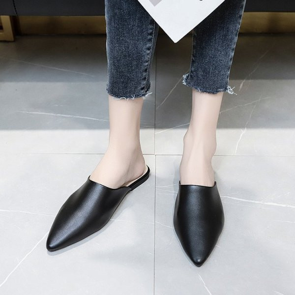 Női papucs műbőr hegyes modellből, lapos talppal