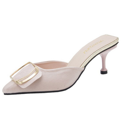 Sieviešu elegantas čības ar zemu plānu papēdi un sprādzi