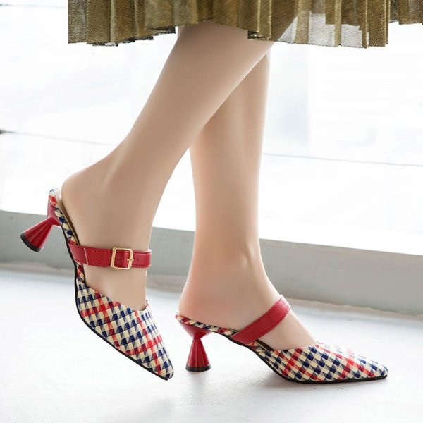 Sieviešu ikdienas čības no tekstila smaila modeļa