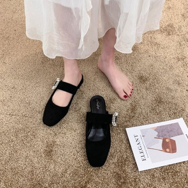 Sieviešu modernas čības no eko zamšādas un sprādzes