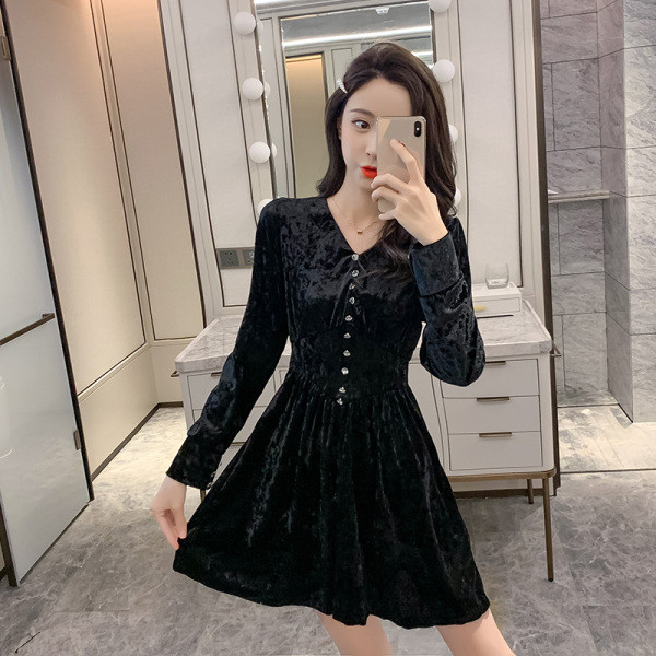 Rochie de dama in stil retro cu maneci lungi si decolteu spitz