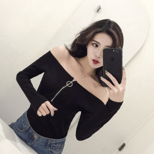 Testre szabott női blúz leejtett ujjakkal és cipzárral