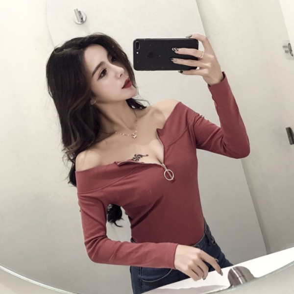 Testre szabott női blúz leejtett ujjakkal és cipzárral